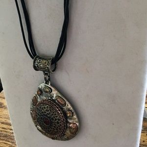 BOLD & SASSY!  STATEMENT NECKLACE